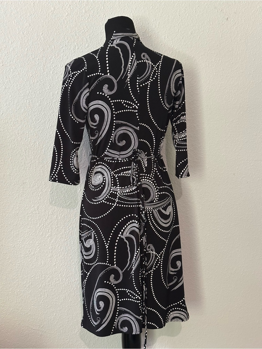 I.N. San Francisco Black and White Swirl Jersey Wrap-Style Midi Dress - Picture 4 of 8